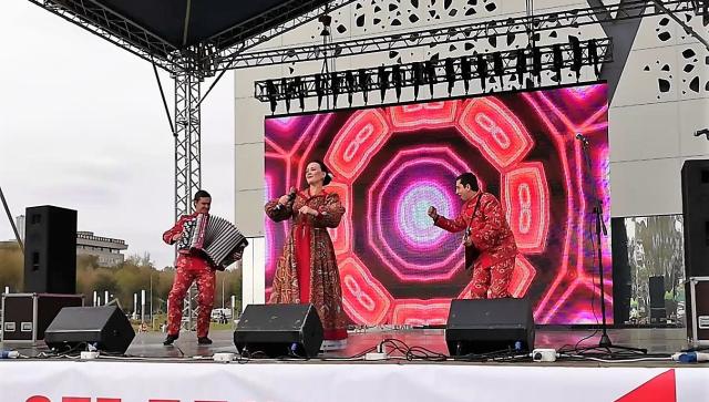 Уличные светодиодные экраны для сцены